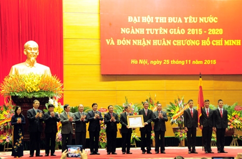 Ban Tuyên giáo Trung ương đón nhận Huân chương Hồ Chí Minh